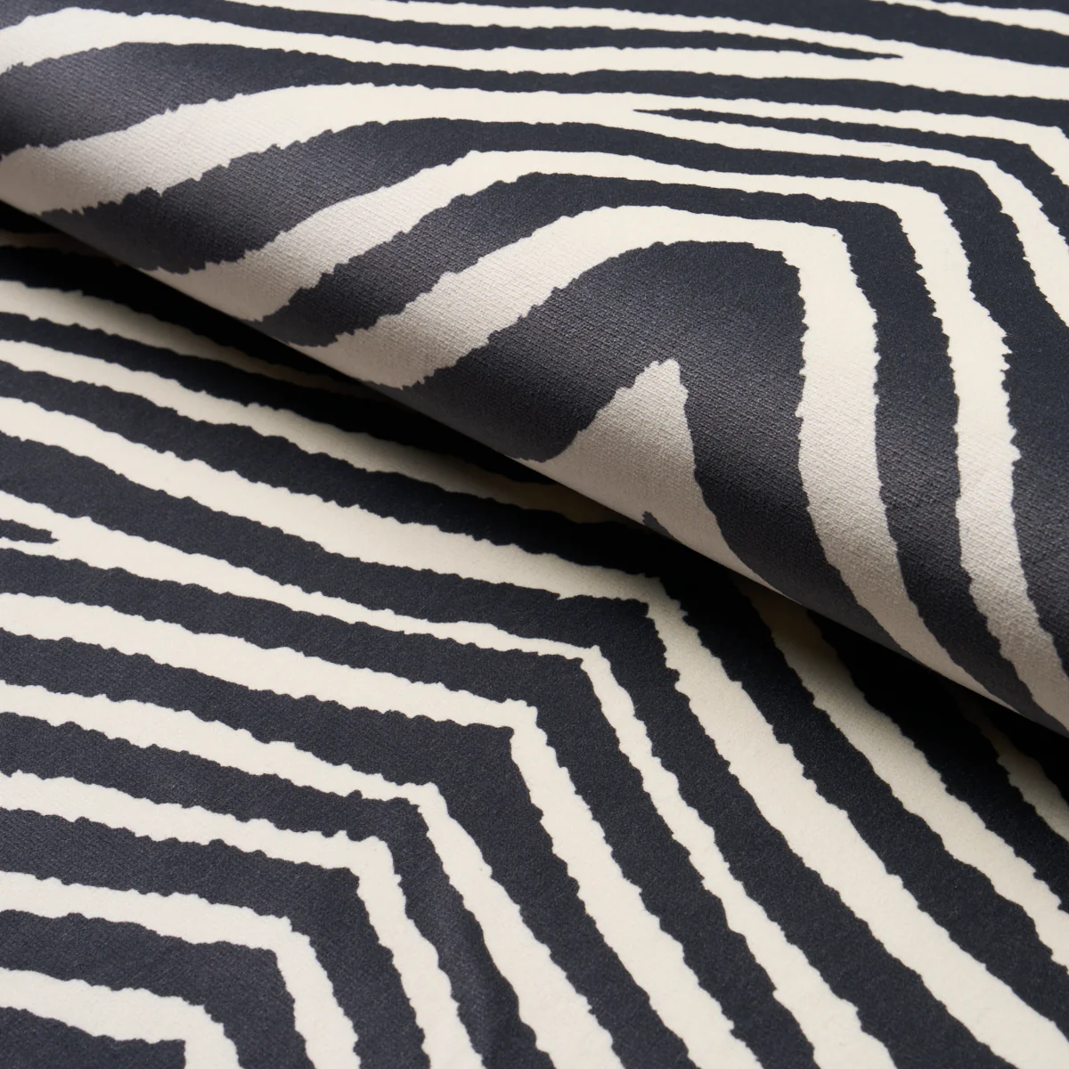 182440 | Blixen Velvet, Graphite - Schumacher Fabric - Image 4