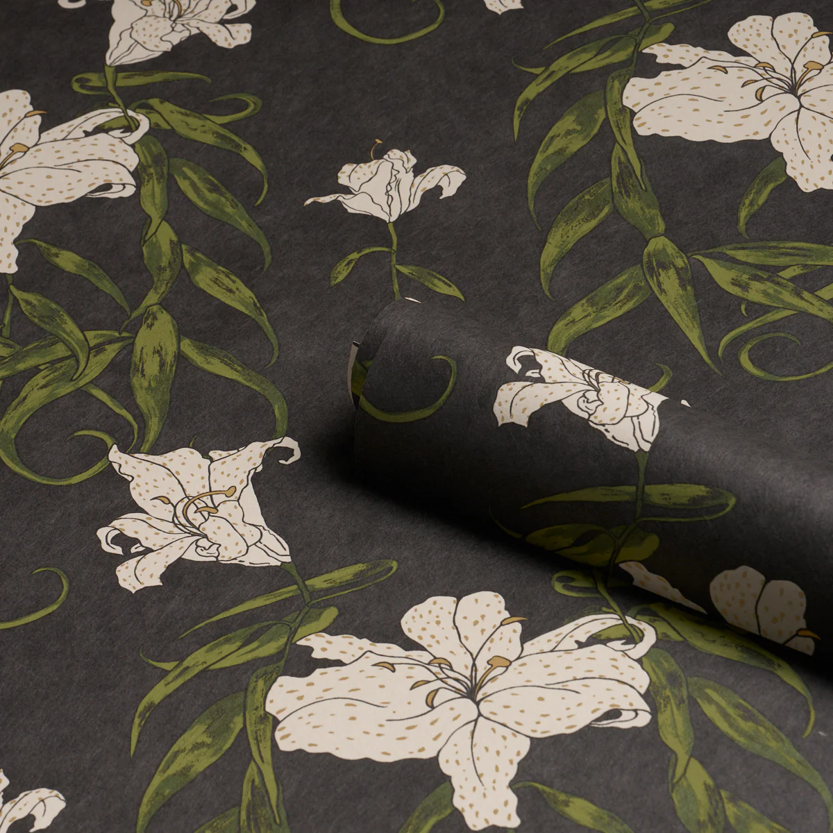 5017382 | Lady Lilith, Carbon - Schumacher Wallpaper - Image 4