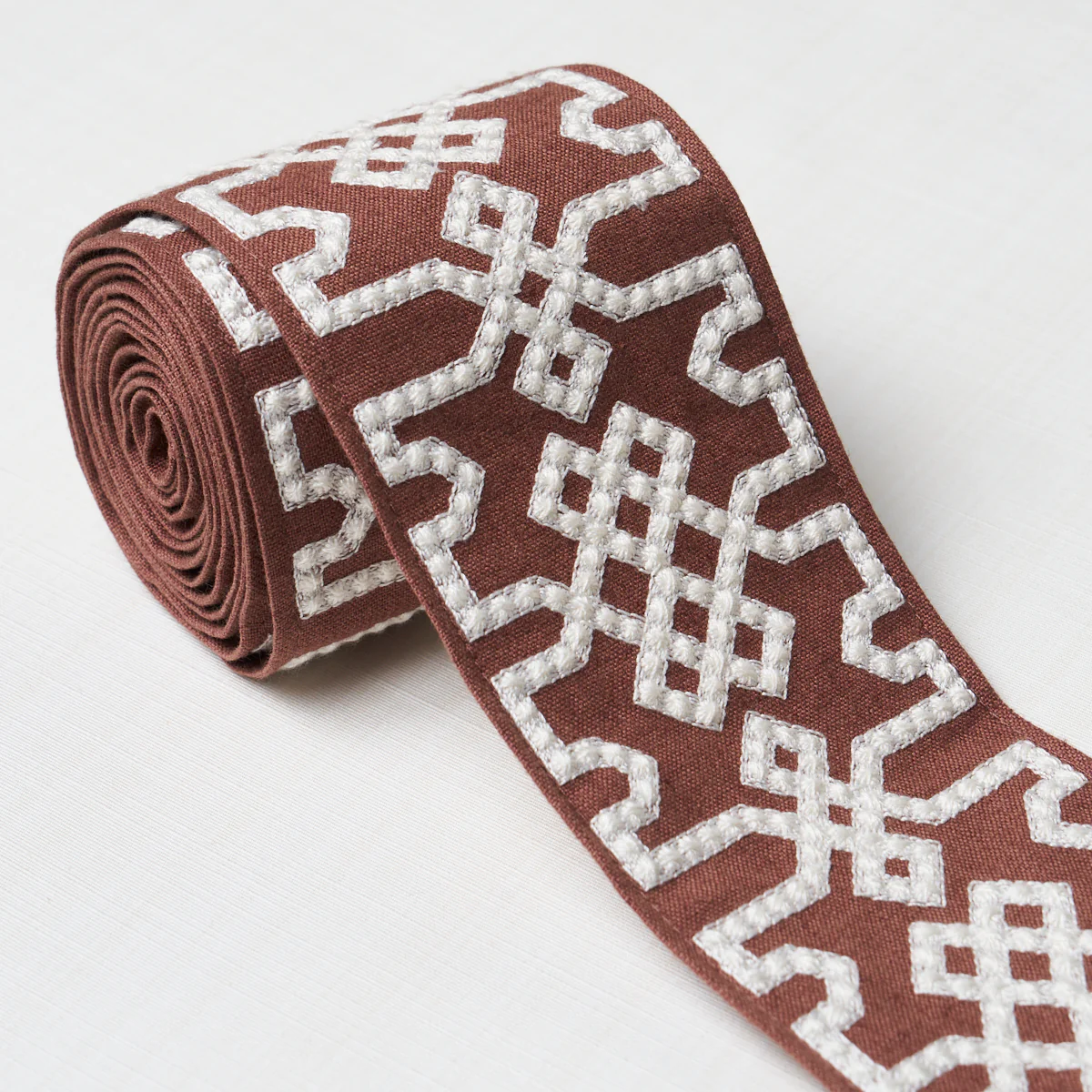 80886 | Knotted Trellis Tape, Grey On Brown - Schumacher Trim - Image 3