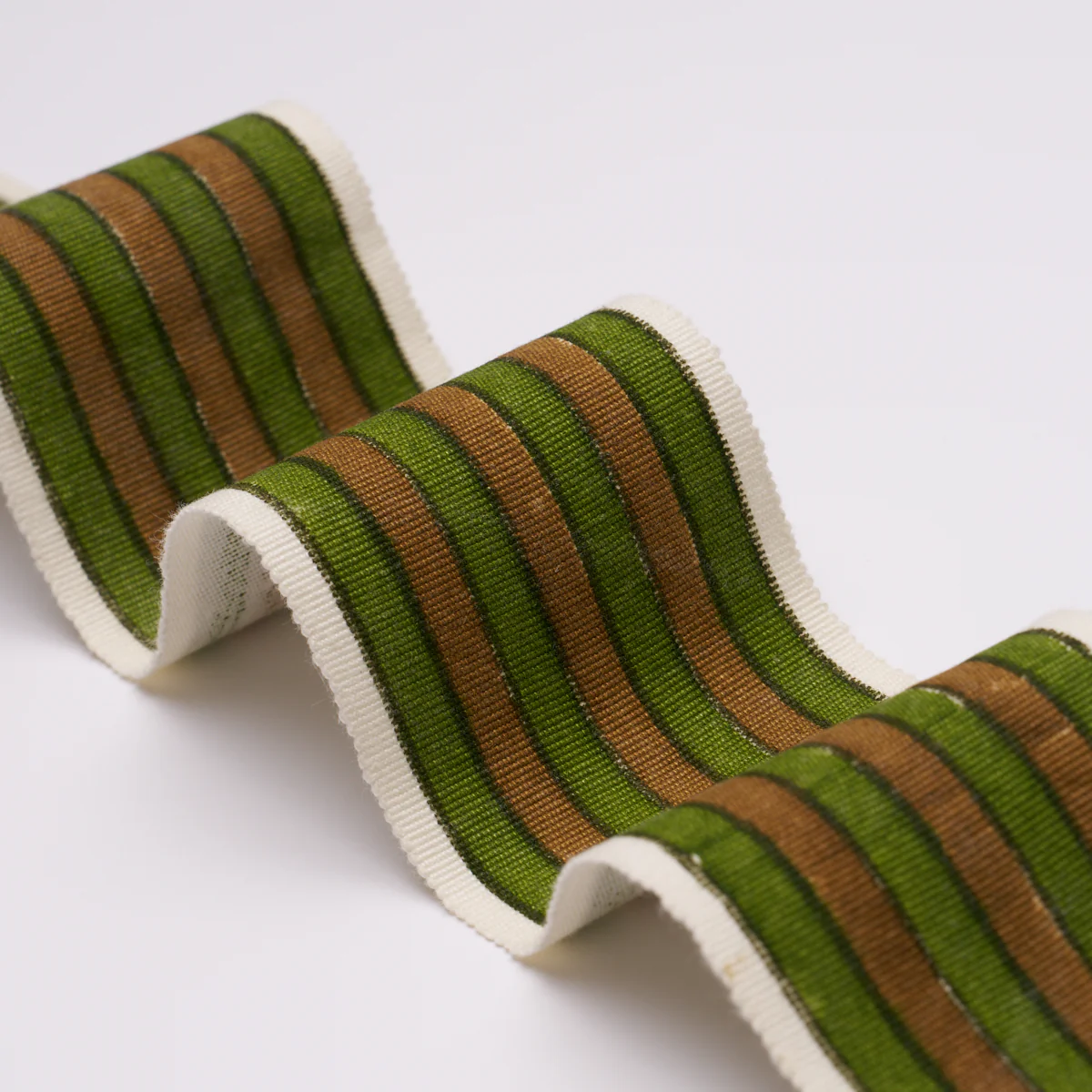 85432 | Arya Stripe Hand Block Trim, Green - Schumacher Trim - Image 3