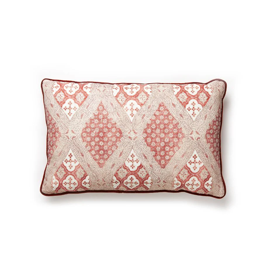 SCLFARRPILL0002 | Farrah Print, Coral Spice - Scalamandre Pillows