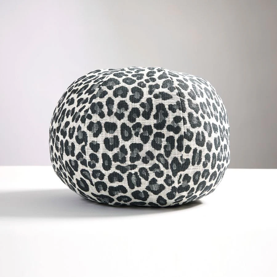 SCSBENGPILL0005 | Backyard Bengal Outdoor, Slate - Scalamandre Pillows