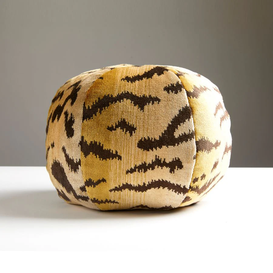 SCSTIGRPILL0001 | Tigre | Silk, Ivory, Gold & Black - Scalamandre Pillows