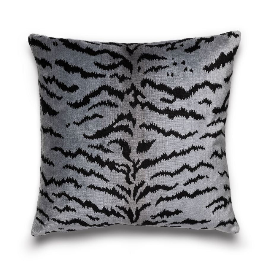SCTIGRPILL0005 | Tigre, Silver & Black - Scalamandre Pillows